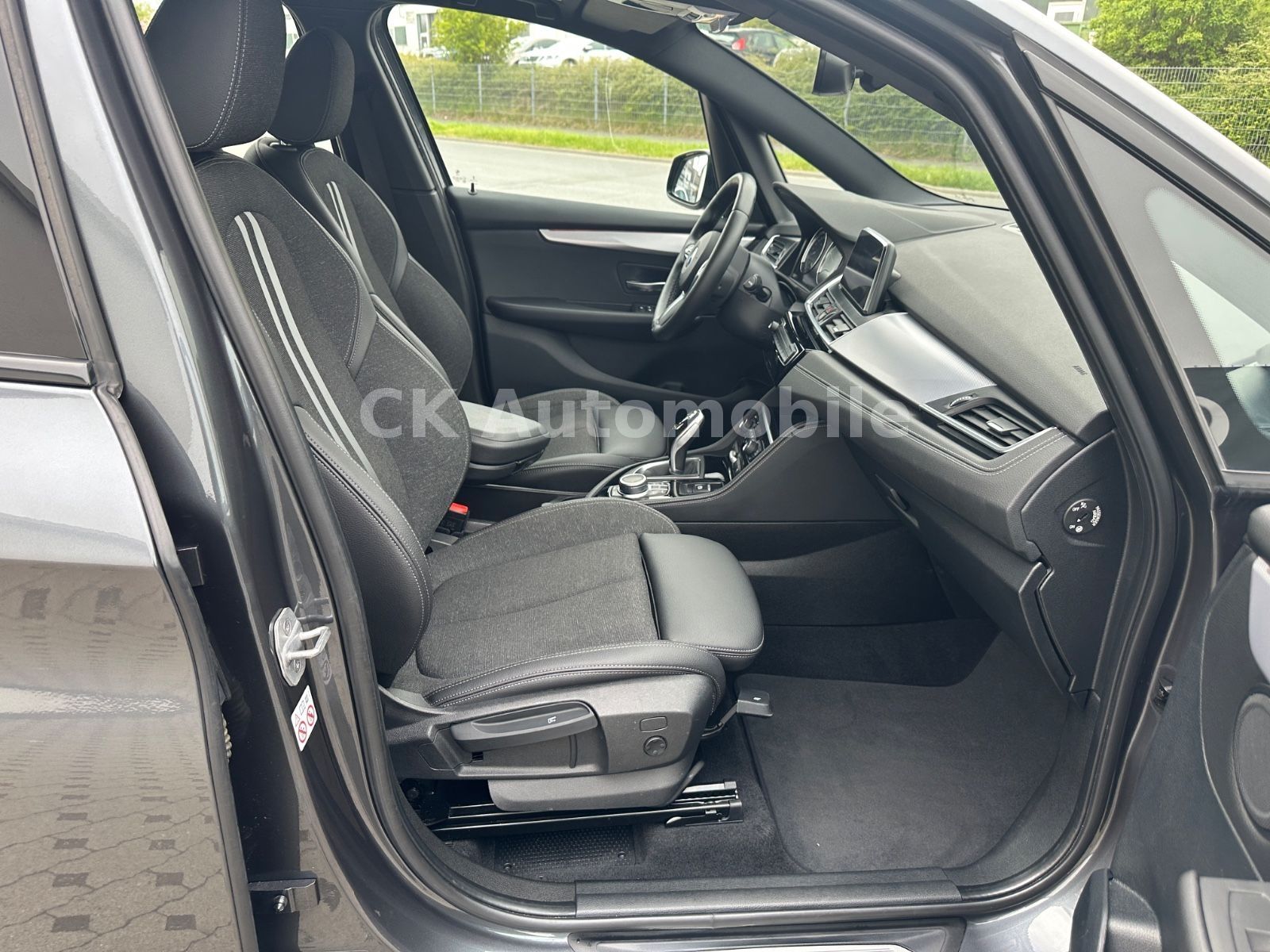 Fahrzeugabbildung BMW 218dxDrive Active Tourer M-Sport/Shadow-Line/LED