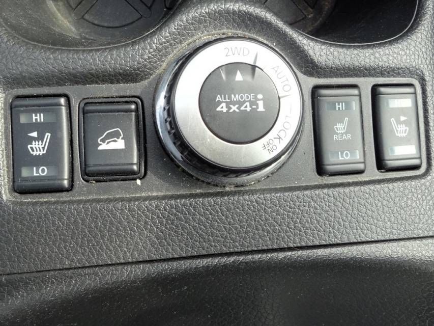 Fahrzeugabbildung Nissan X-Trail 2,0 dCi  Automatik  Tekna 4*4 AHK