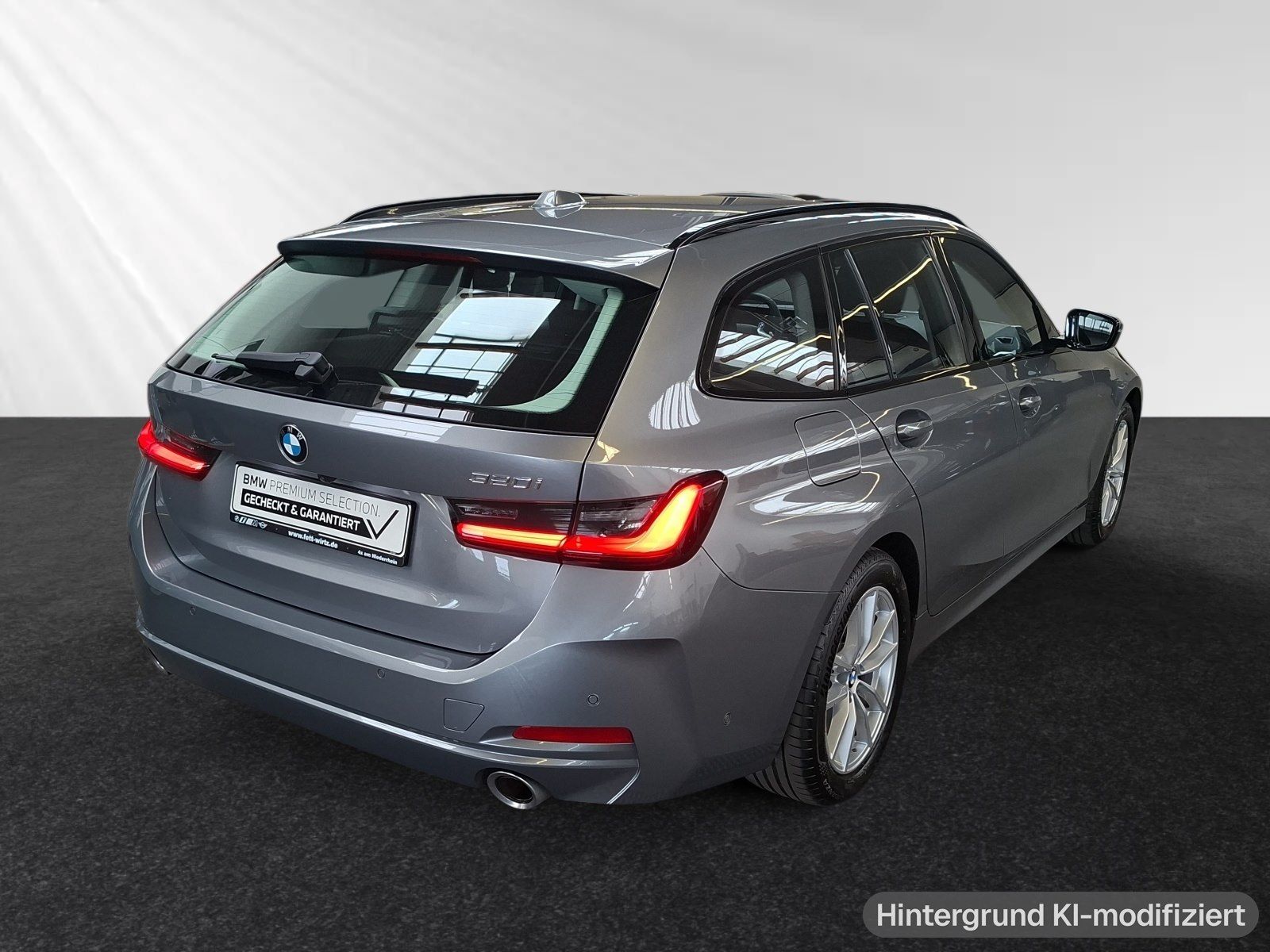 BMW 320i Touring foto 3