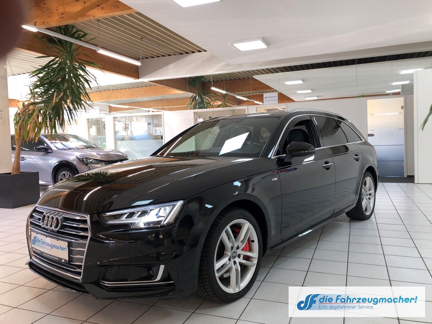 Fahrzeugabbildung Audi A4 Avant quattro sport 3.0 TDI S line  Pano AHK-