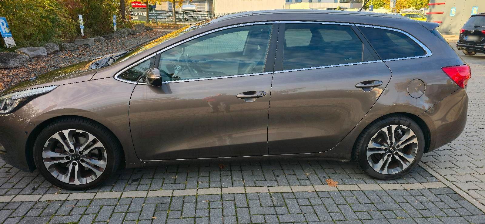 Kia cee'd 2013 — двигун 135 HP (99kW)