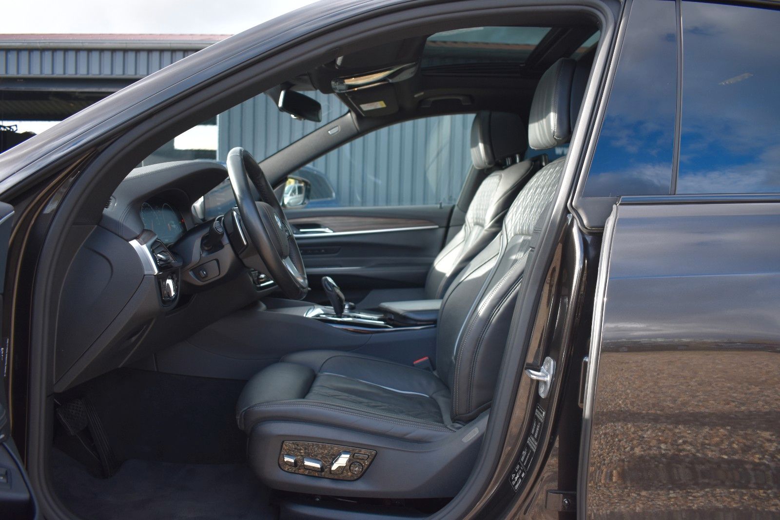 Fahrzeugabbildung BMW 630d GT xDrive Luxury Inegral Massage B&W Pan TV