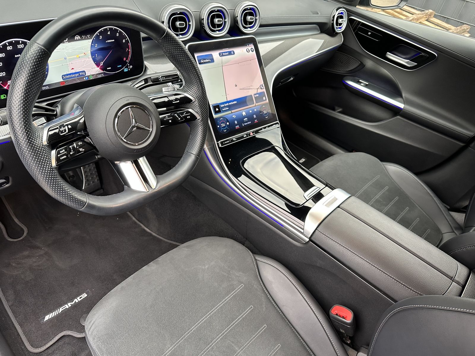 Fahrzeugabbildung Mercedes-Benz C 300 T AMG-Line NAV+LED+NIGHT+KEYLESS+DISTRONIC