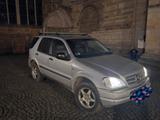 Mercedes-Benz Mercedes ML 230 Benzin  Vollleder Klima AHK - Mercedes-Benz ML 230 aus 1999