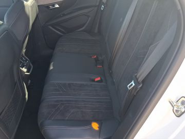 Peugeot 3008 GT 1.2 136 Kam.+KeyLess+LED+Navi+Pano+SD
