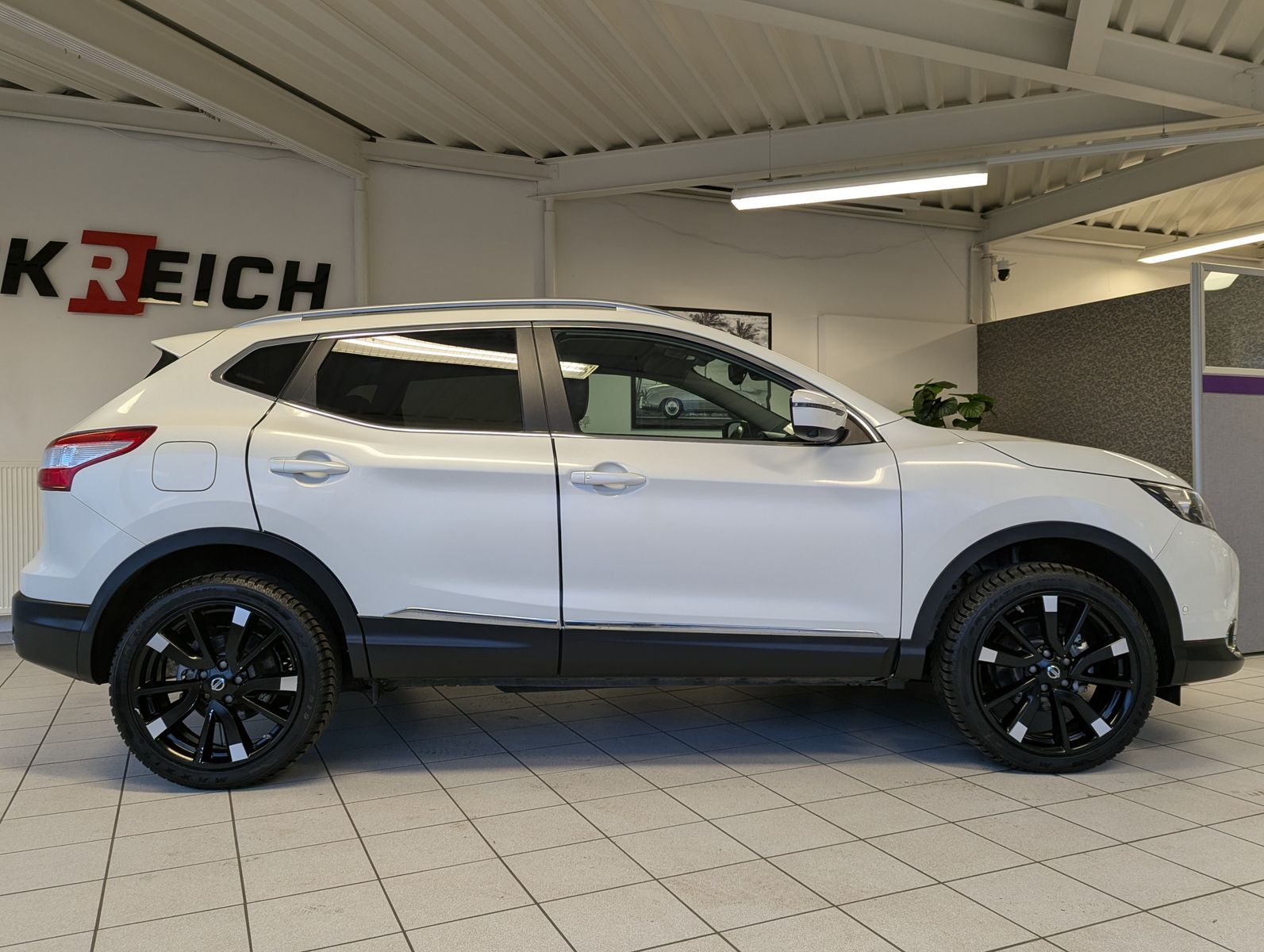 NISSAN Qashqai 1.2 Tekkna Leder Pano Navi 360° AHK 19" - Image 8