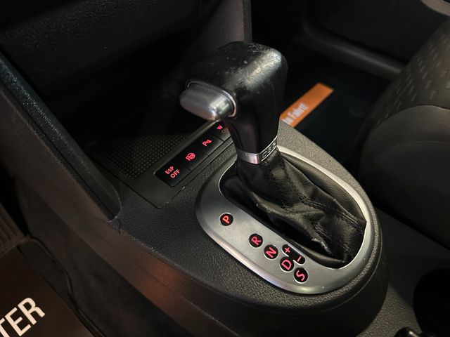 Volkswagen Touran  *7Sitzer*Navi*DSG*Sitzh*BiXenon*