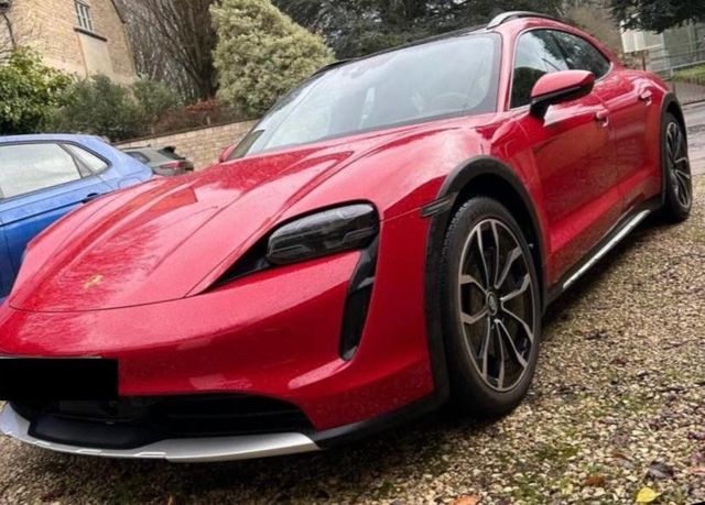 PORSCHE Porsche Taycan 4 Cross Turismo