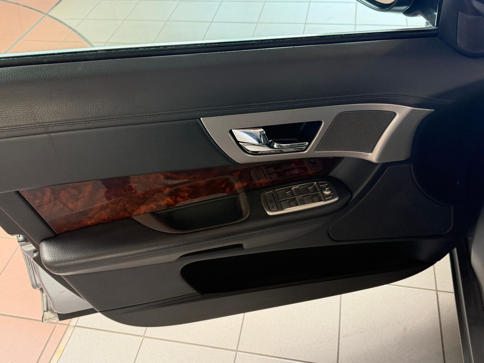Fahrzeugabbildung Jaguar XF 3.0 V6 Diesel Edition /S-DACH/KAMERA