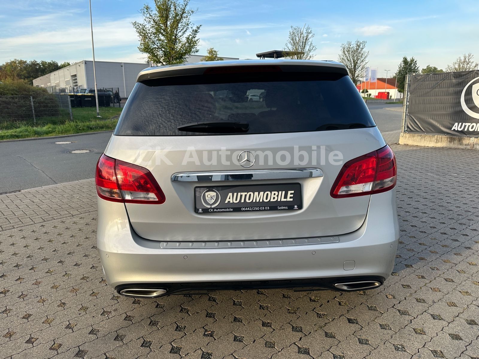 Fahrzeugabbildung Mercedes-Benz B 220 4Matic AMG-Line/Navi/Tempomat/PDC/AHK
