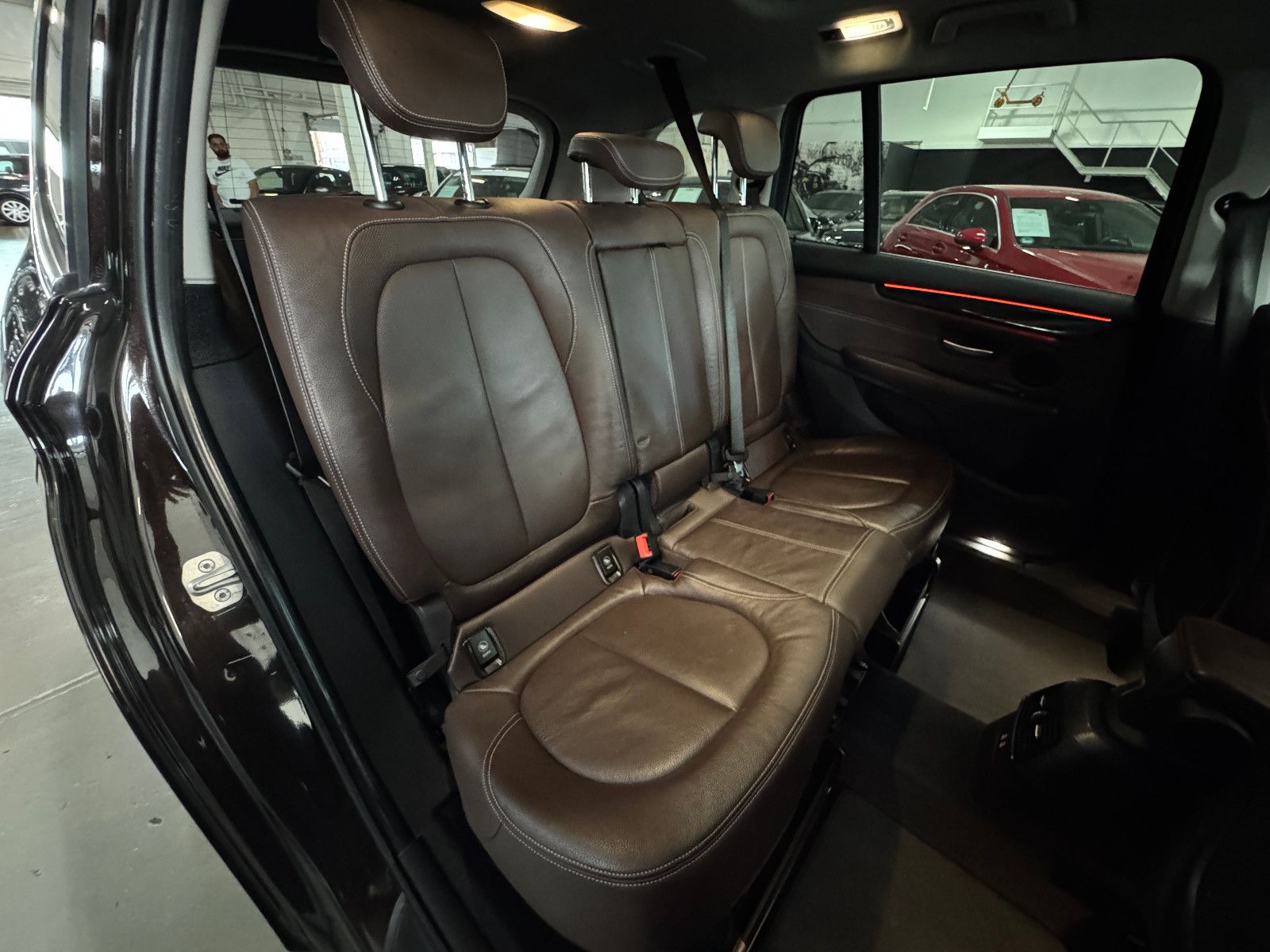 Fahrzeugabbildung BMW 218 d GRAN TOURER LUXURY PANO ACC HUD AHK BRAUN