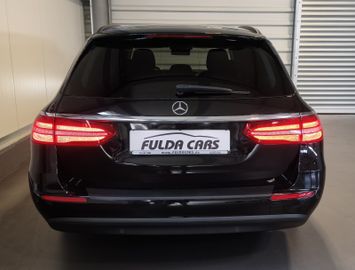 Mercedes E 200 - 12