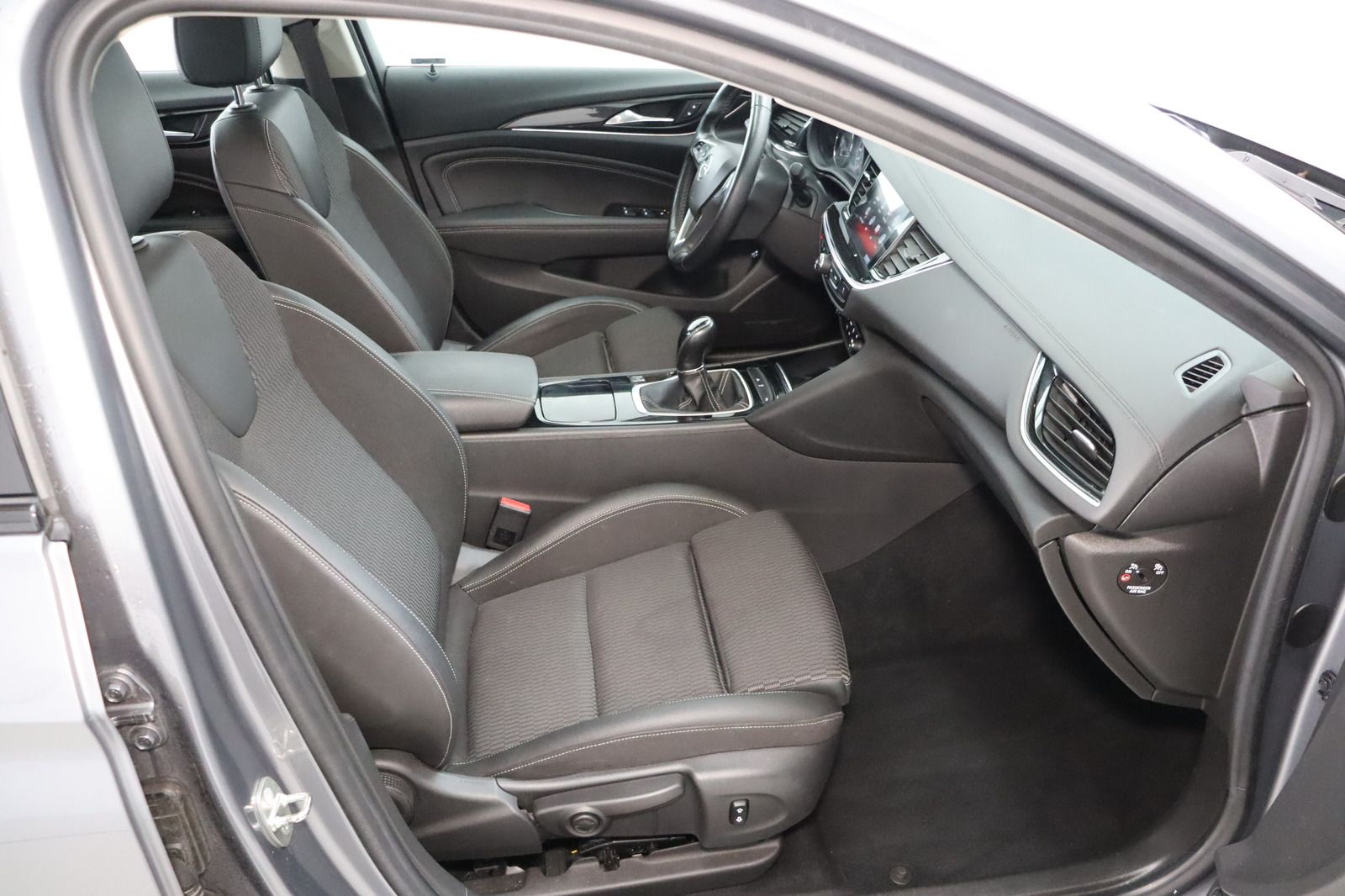 Fahrzeugabbildung Opel Insignia 2.0 CDTI Innovation * LED * Sitzhzg. *