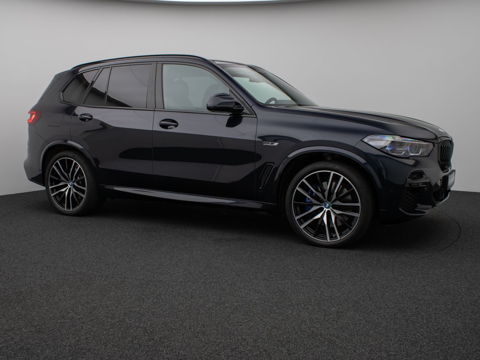 Fahrzeugabbildung BMW X5 xD45e M Sport Kamera Laser HUD DAB HiFi ACC