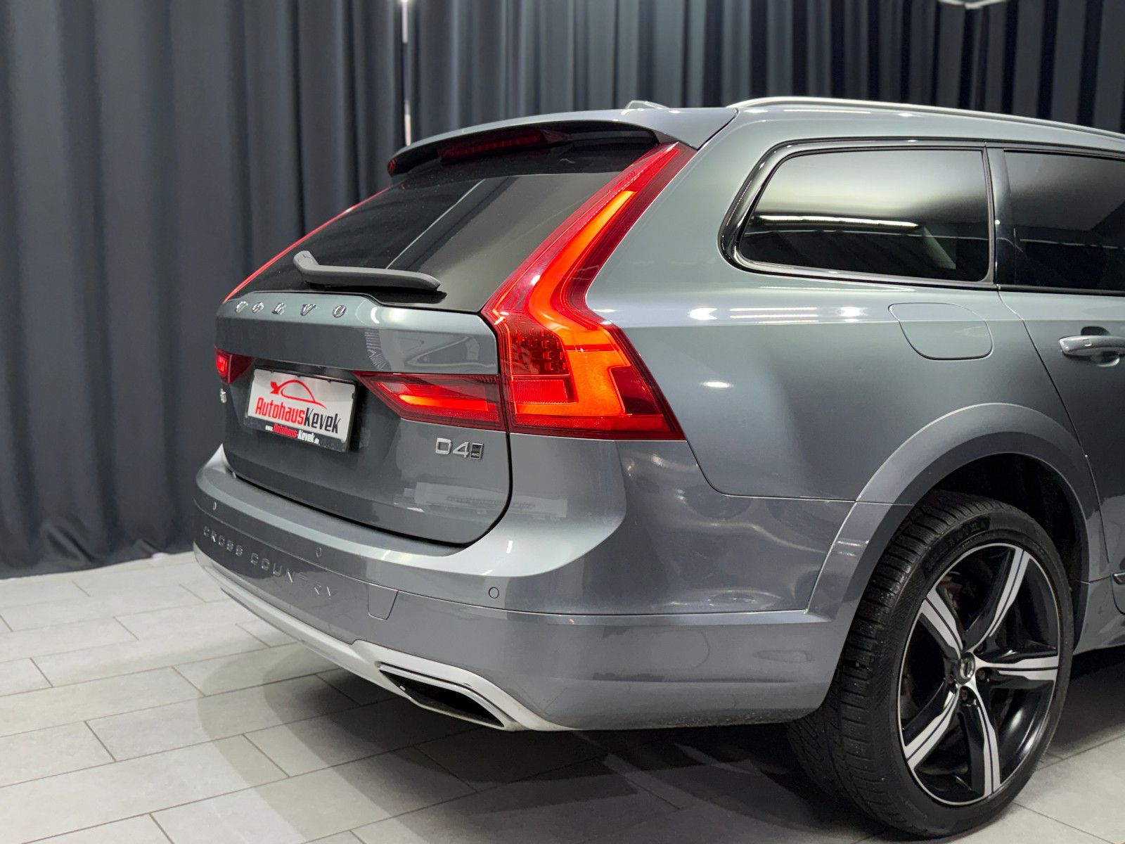 Fahrzeugabbildung Volvo V90 Cross Country Pro AWD|HuD|H&K|360°|PANO
