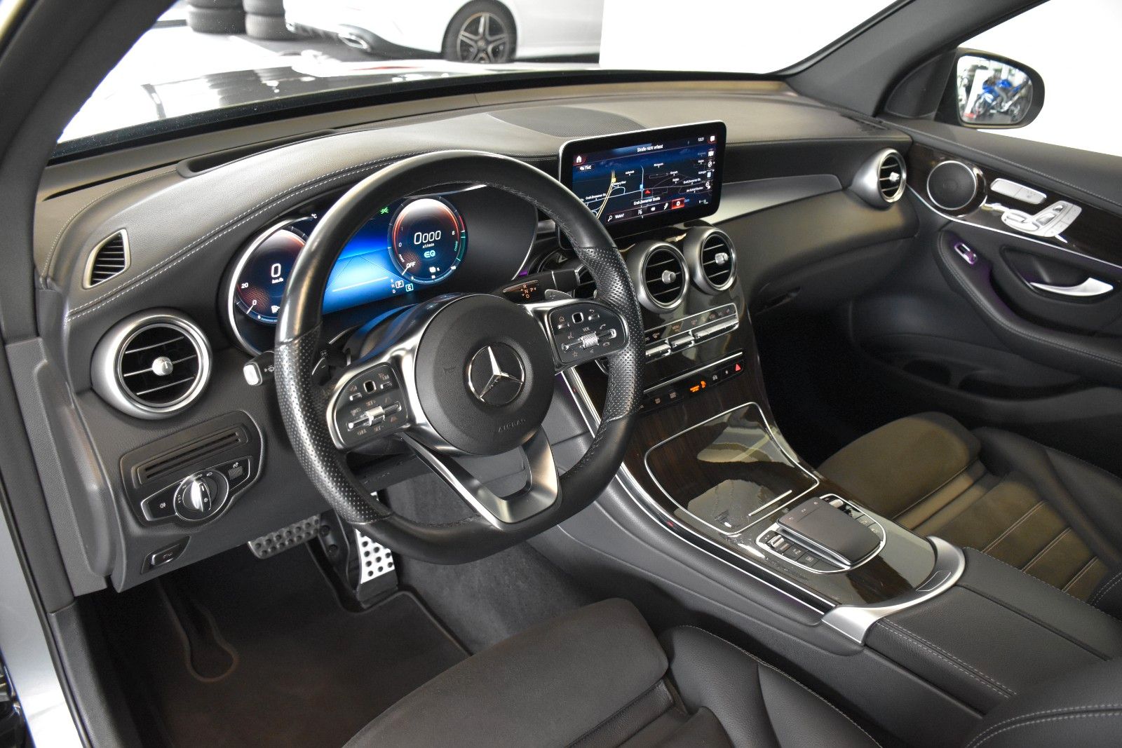 Mercedes-Benz GLC 300 de 4Matic 9G AMG LINE GID.TACHO AHK LED foto 13