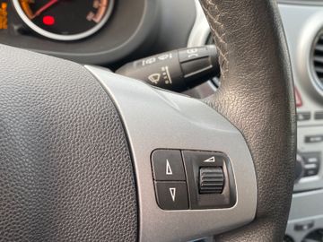 Bild 12 Opel CORSA 150 JAHRE WENIG KILOMETER MIT SCHECKHEFT