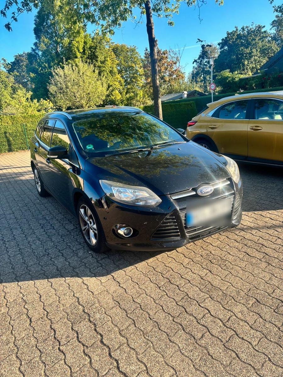 Ford Focus 2012 — interior