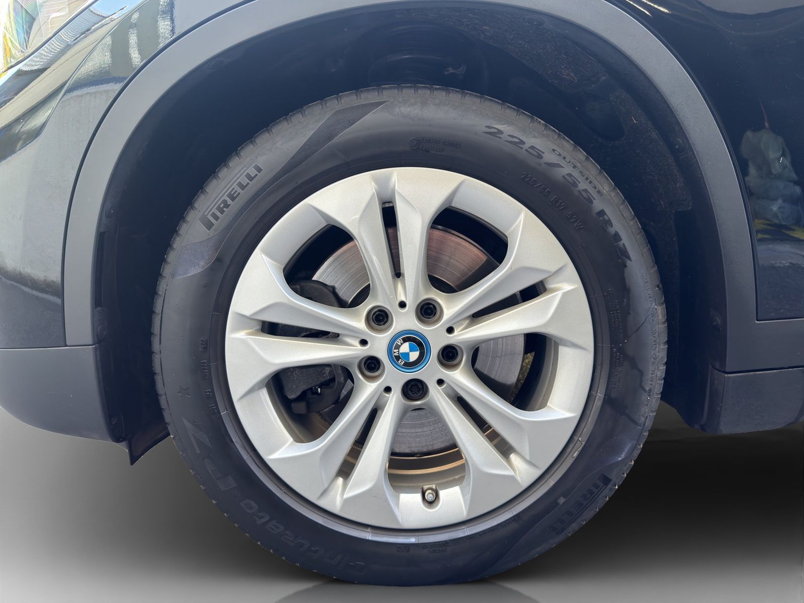 BMW X1 xDrive25e LED Navi PDC Klima imagem 3