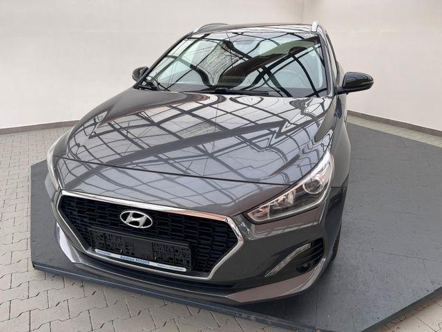 Hyundai i30cw YES! Navi Dyn. Kurvenlicht Apple CarPlay A
