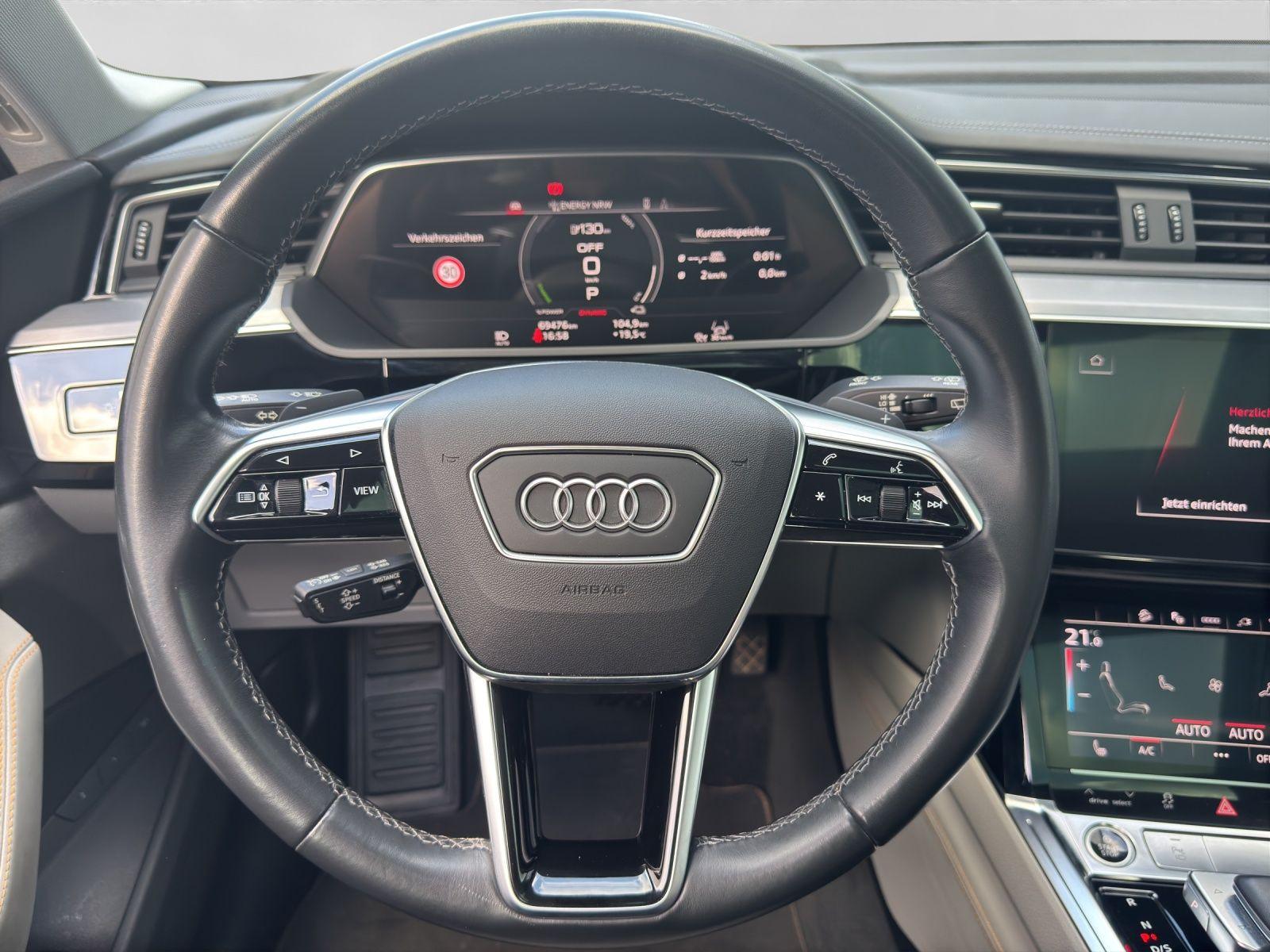 Audi e-tron 55 S LINE BLACK LM21 PANO KONTURSITZE, миниатюра 9