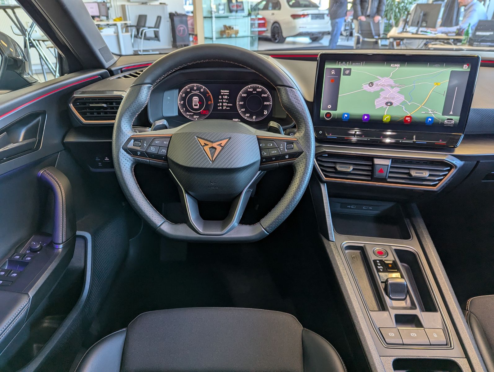 Fahrzeugabbildung CUPRA Leon 1.5eTSI DSG Matrix Cam Vision+ Full Link