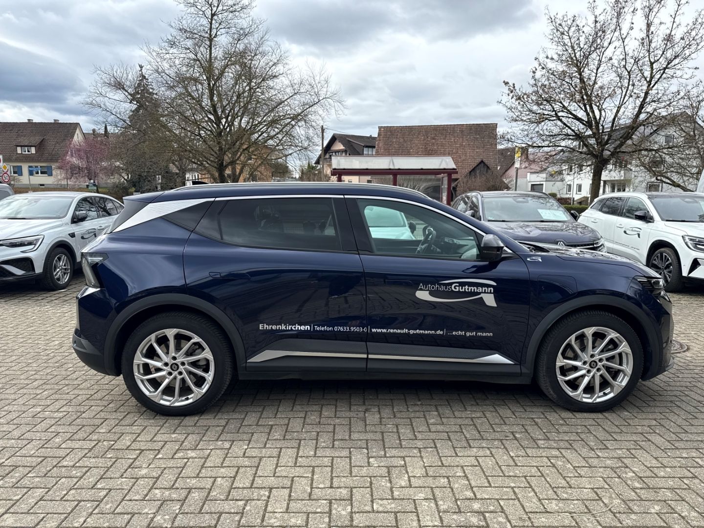 Fahrzeugabbildung Renault Scenic E-Tech Electric 220 Long Range Iconic Pan