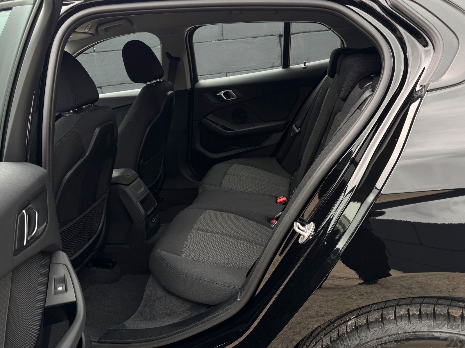 Fahrzeugabbildung BMW 116i Advantage CarPlay LcProf. Temp. BT SHZ PDC