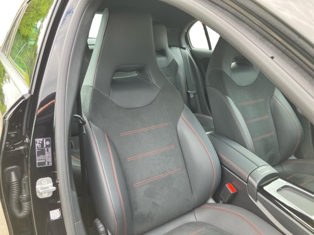 Fahrzeugabbildung Mercedes-Benz A 200 AMG*AHK*DISTR*KAMERA*KEYLESS*NAVI*LED