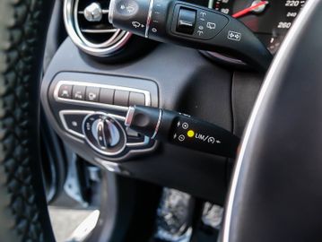 Fahrzeugabbildung Mercedes-Benz GLC 300 4Matic 9G-TRONIC PANORAMA ANHZV AMG 360°