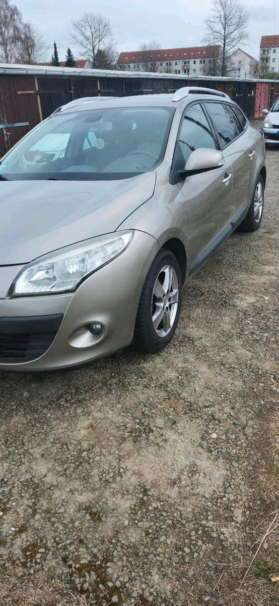 Renault Megane 2009 — rear view