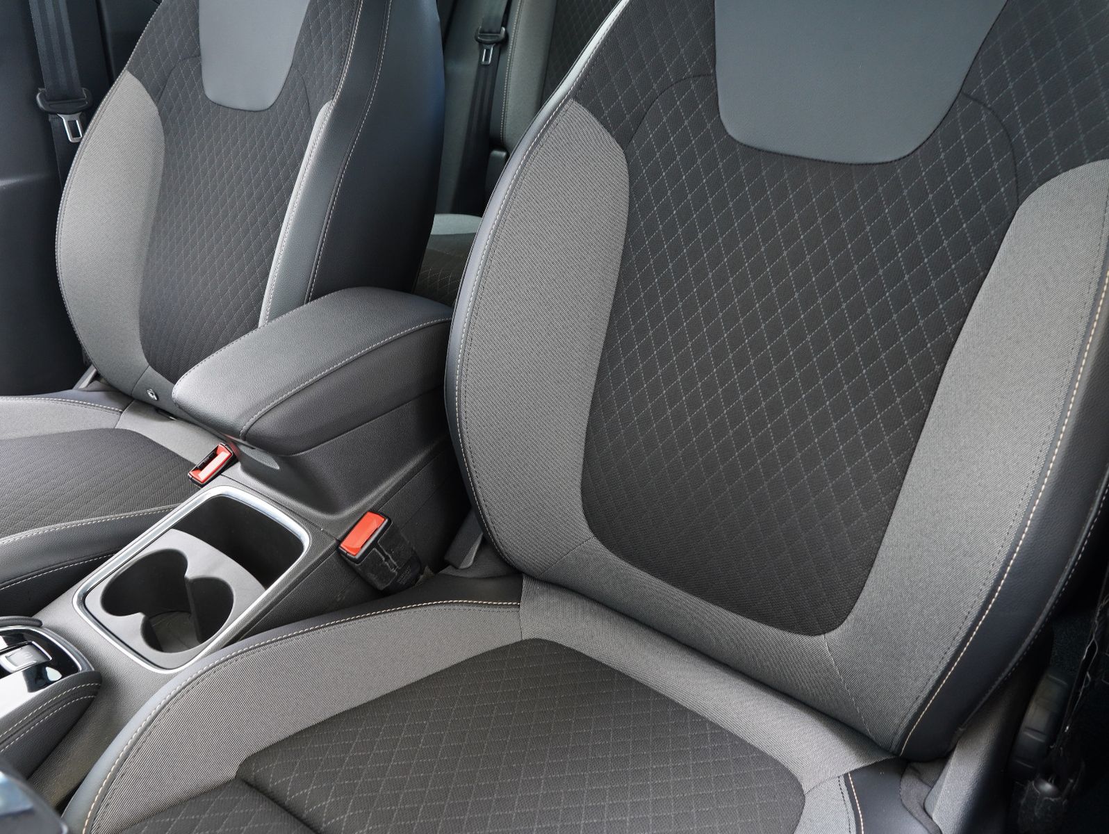 Fahrzeugabbildung Opel Grandland (X) 1.2 Turbo Elegance