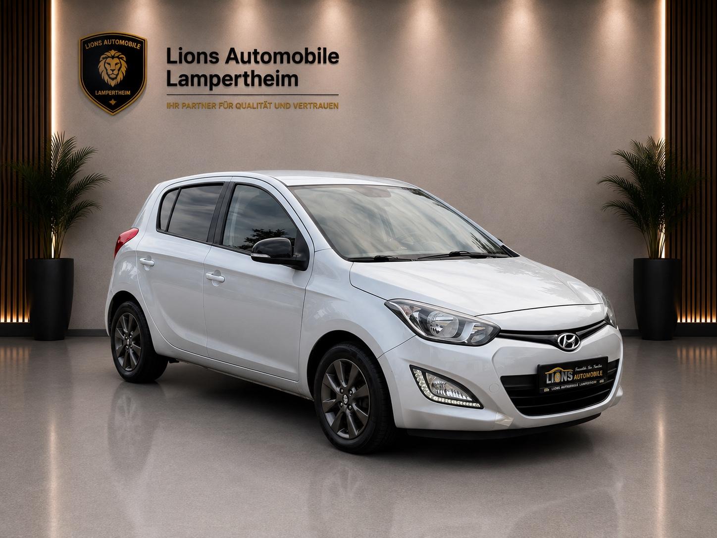 Hyundai i20 FIFA World Cup Edition/KLIMA/SCHECKHEFT/ALU/