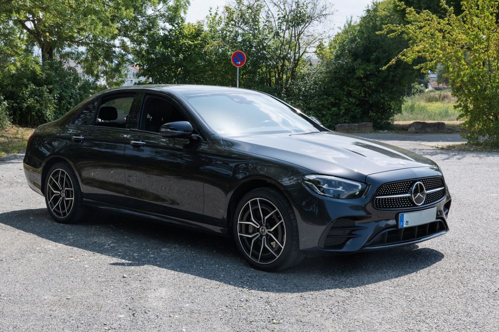 Image of Mercedes-Benz E 300