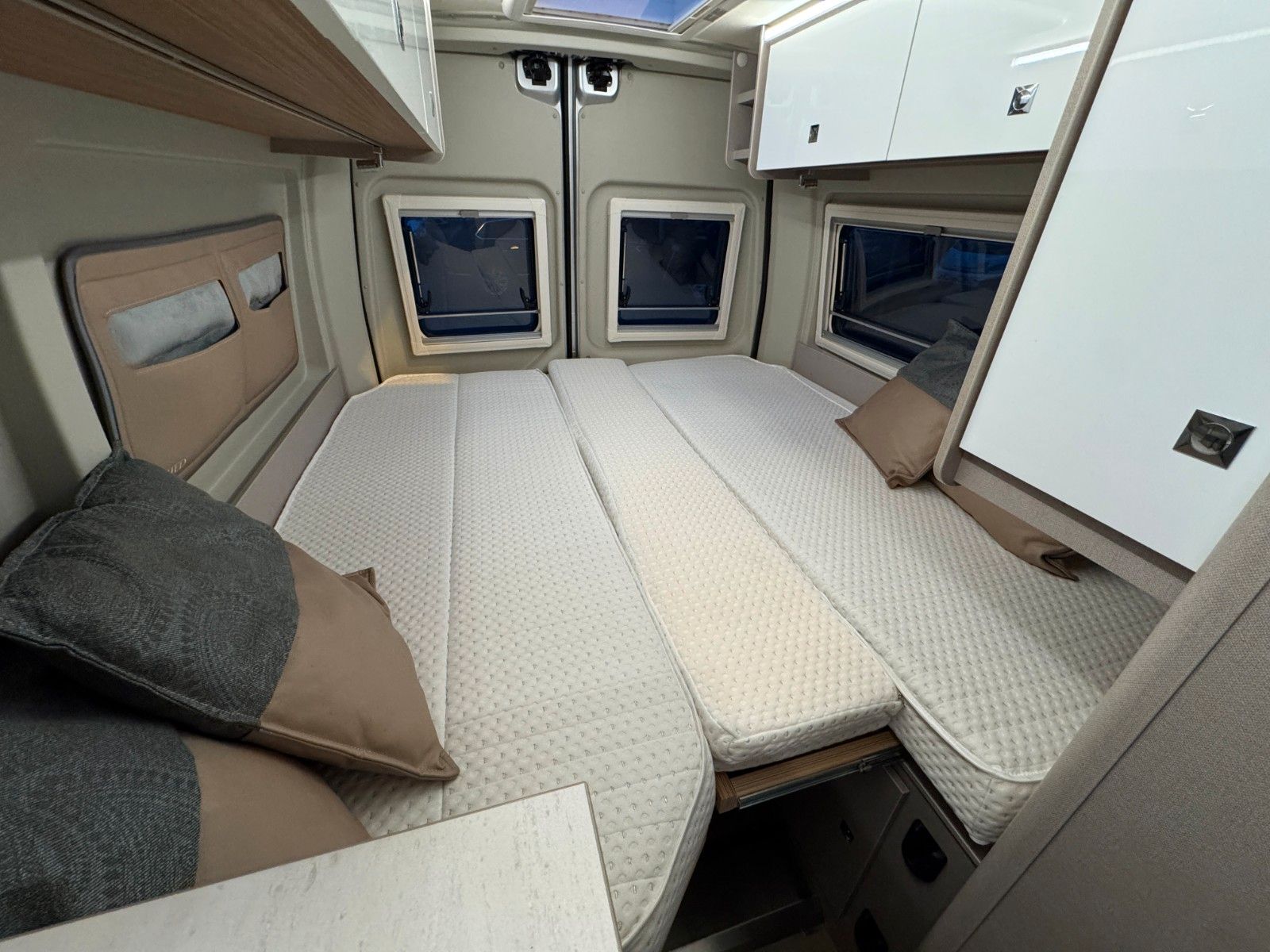 Fahrzeugabbildung Bürstner Delfin C 621 Limited - Garantie - Motorradbühne!