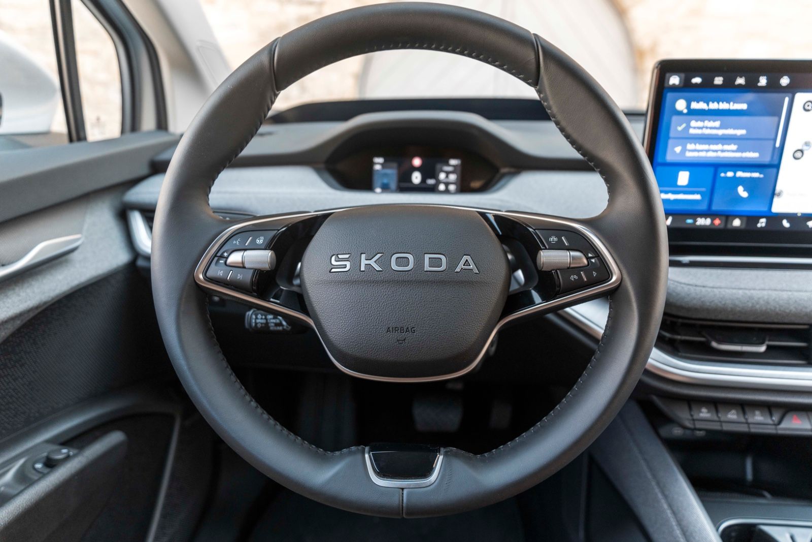 Fahrzeugabbildung SKODA Enyaq 85 LOFT CANTON HUD LED 360° AHK ACC