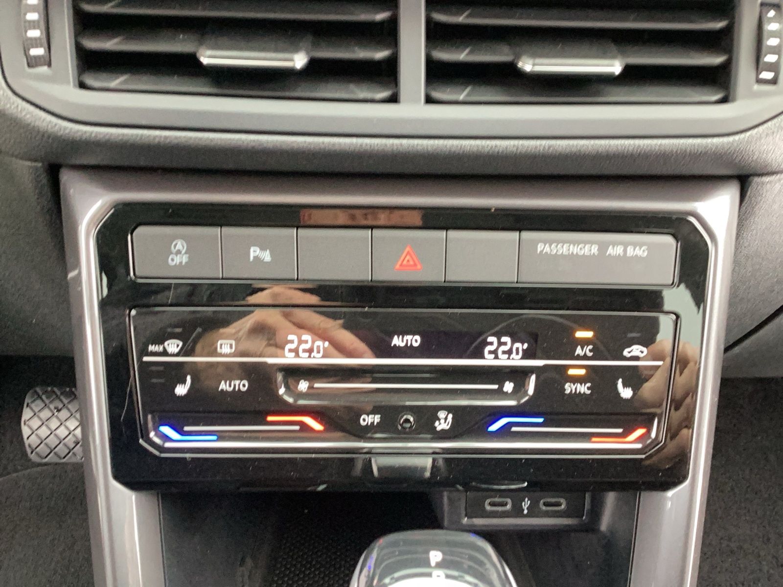Fahrzeugabbildung Volkswagen T-Cross TSI Style DSG LED ACC PDC SHZ GRA