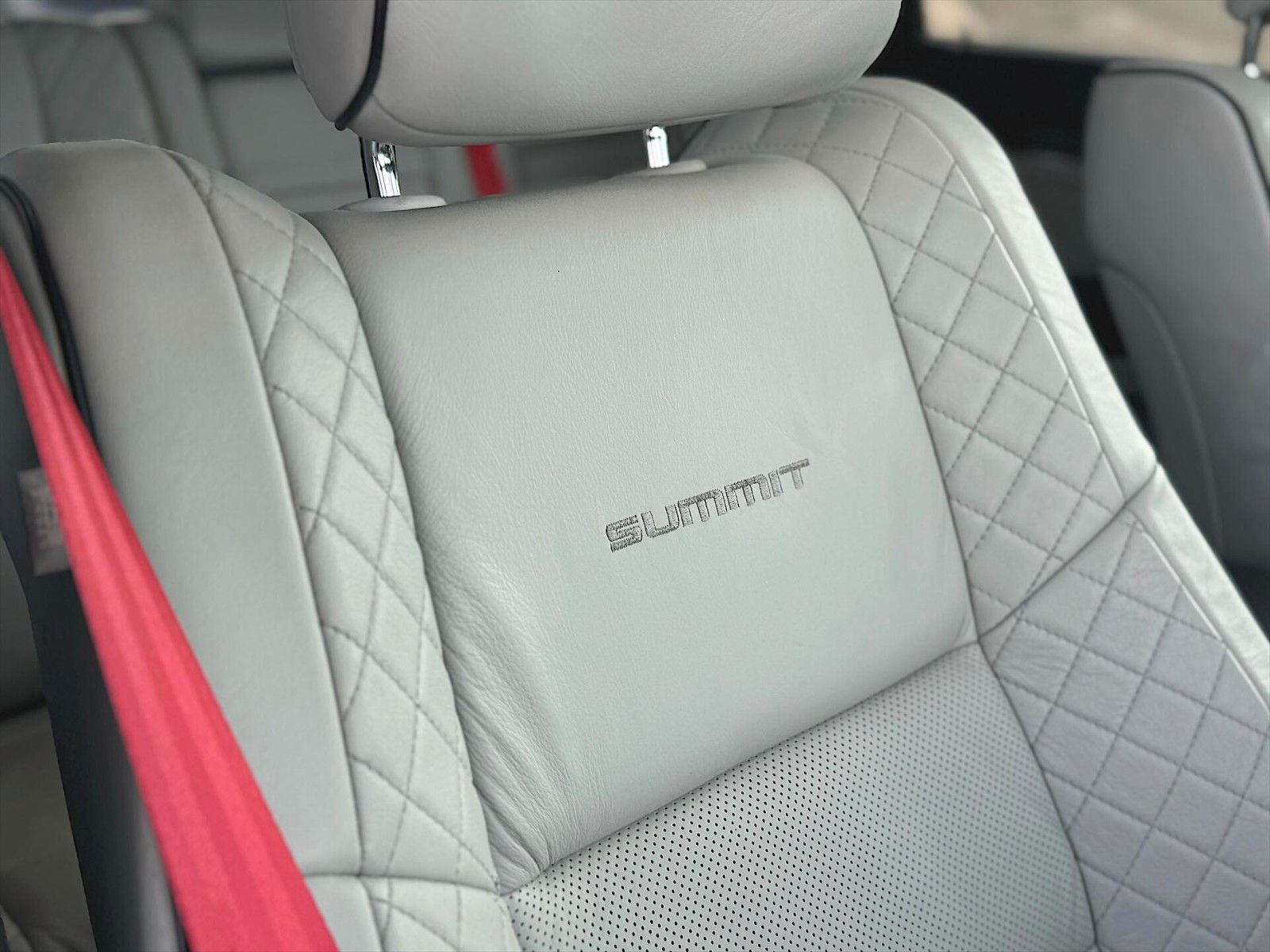 Fahrzeugabbildung Jeep Grand Cherokee 5.7 SRT Package SUMMIT LPG  *ACC*