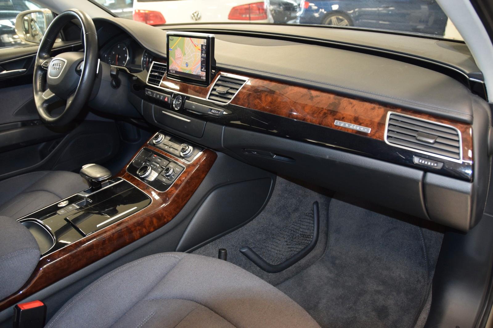 Audi A8 3.0 TDI quattro 250 ch • Boîte auto •  1ère Main - GPS • Bi-Xénon • Toit ouvrant • Hayon électrique