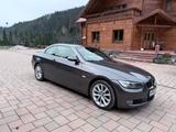 BMW E93 330i Cabrio Havana Metallic, Manual + Hitch - BMW 330 aus 2009: 330i