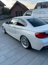 BMW 230i (235i Optik) F22 mit M Sportpaket... - BMW 2er-Reihe F22 mit Benzin-Antrieb