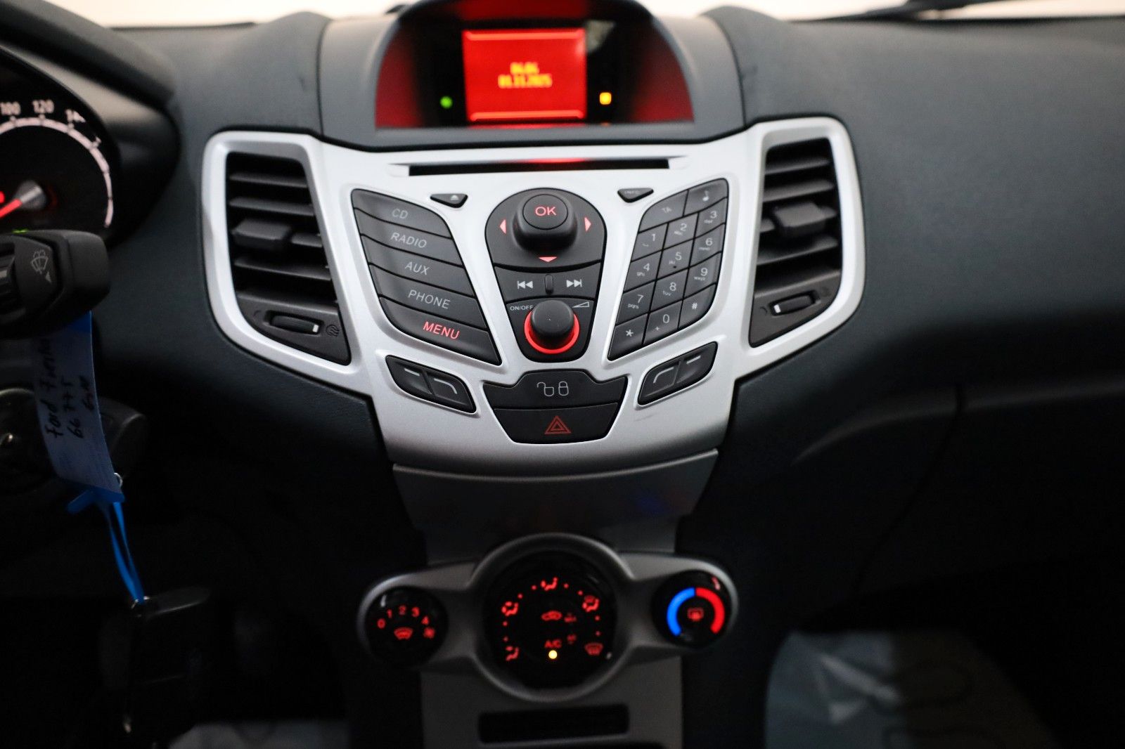 Fahrzeugabbildung Ford Fiesta Trend Klima,AHK