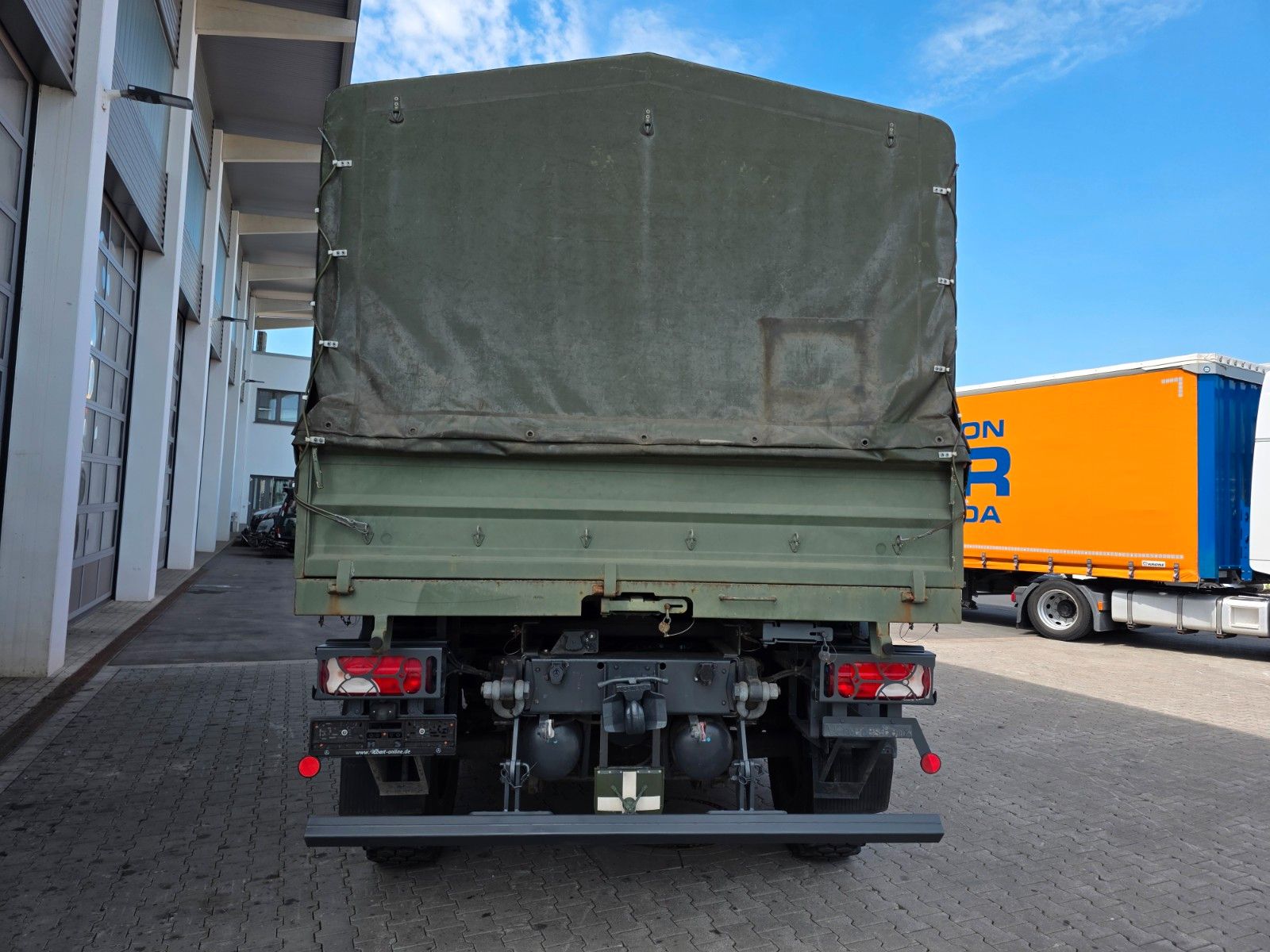 Fahrzeugabbildung Mercedes-Benz Atego 1018 A 4x4 Pritsche Plane mehrfach vorh.