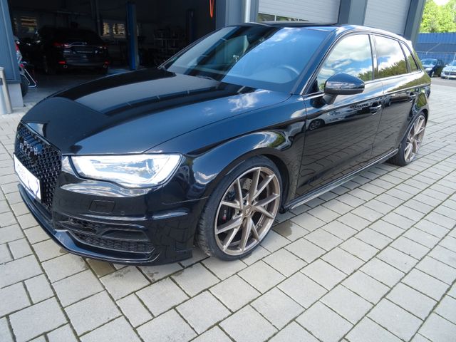 Audi S3 2.0  quattro. Panorama.Xenon.Navi.Sitzheitzun