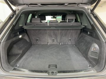 Volkswagen Touareg - 7