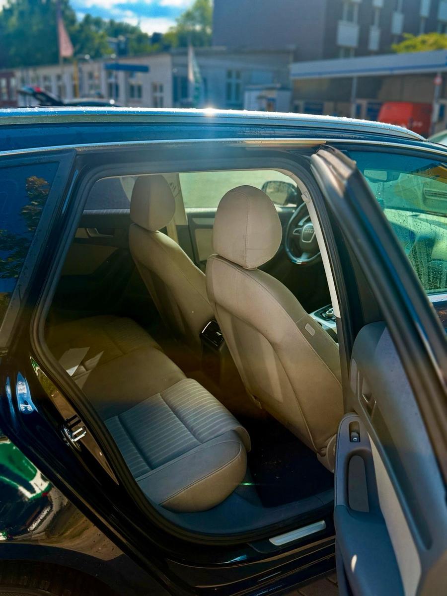 Audi A4 2009 — photo 7