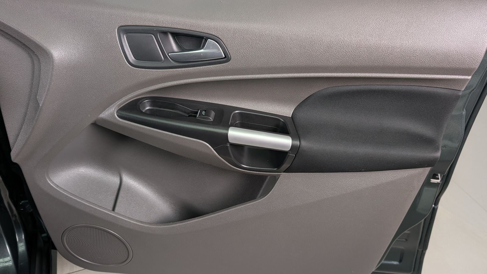 Fahrzeugabbildung Ford Grand Tourneo Connect 1.5 TDCi * LED * Navi Tita