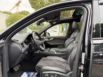 Audi Q7 - 11