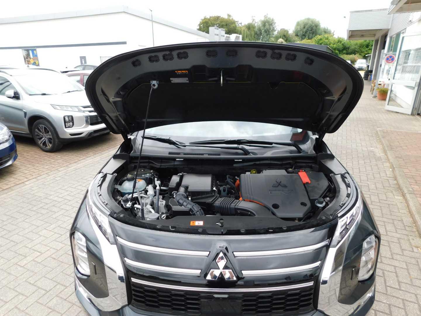 Mitsubishi Outlander 2.4L PHEV TOP 2-Farb