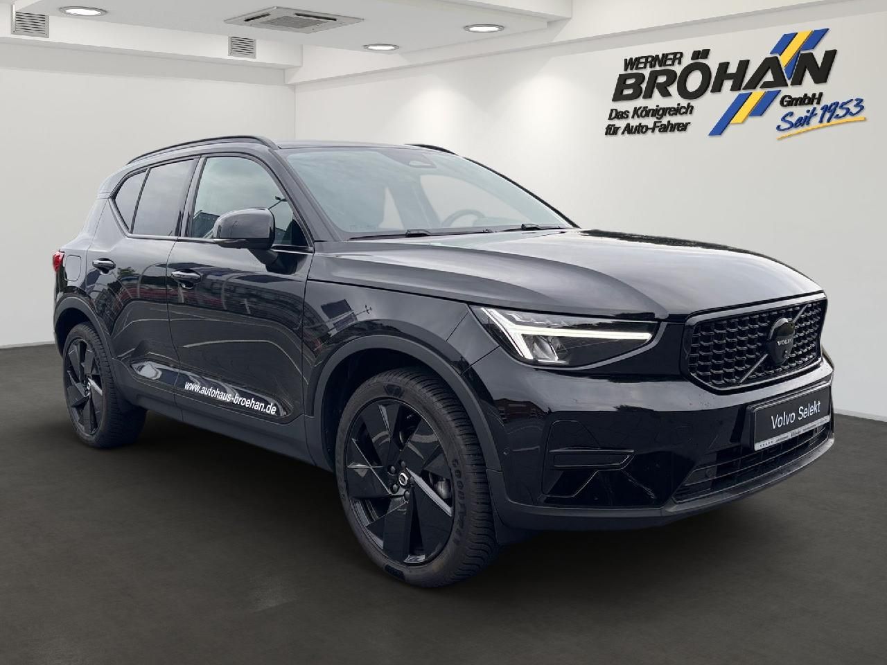 Fahrzeugabbildung Volvo XC40 B3 Benzin Plus Black Edition 2WD